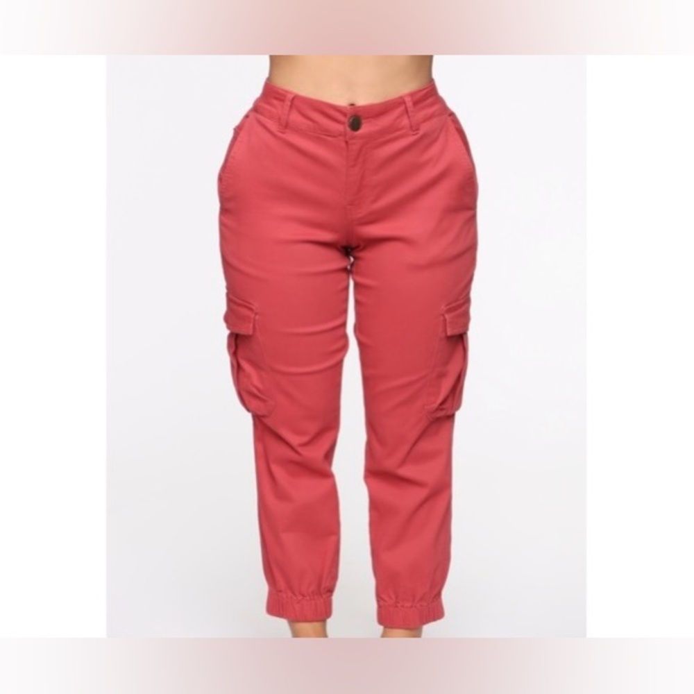 Women's Cargo joggers in Coral pink